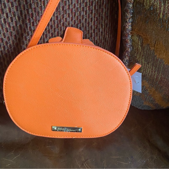 BETSEY JOHNSON Pumpkin Kitsch Orange BM28110" Marylin Monroe Face Bag Purse - Picture 10 of 10